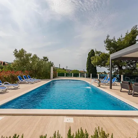 Beautiful In アパート Mrljane