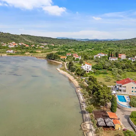 アパート Beautiful In Mrljane