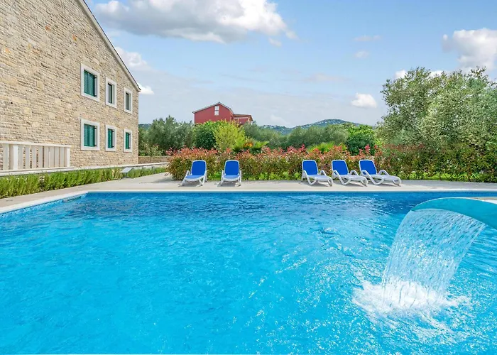 Beautiful In Апартаменты Mrljane